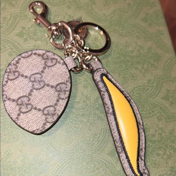 Gucci Beige and Black Key Holder Set with Orange Accent - Picture 2 of 6